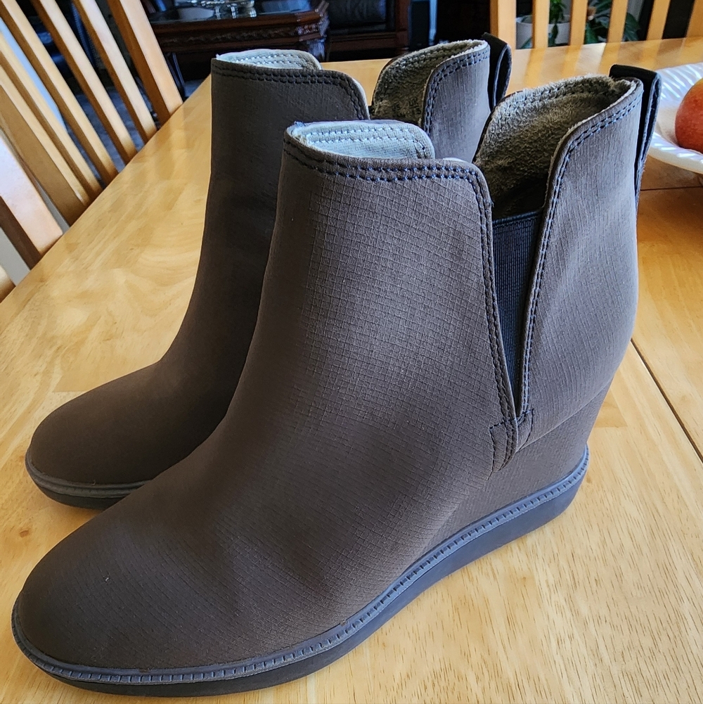 Dr. Scholl's Olive Green Wedge Ankle Booties, 7.5